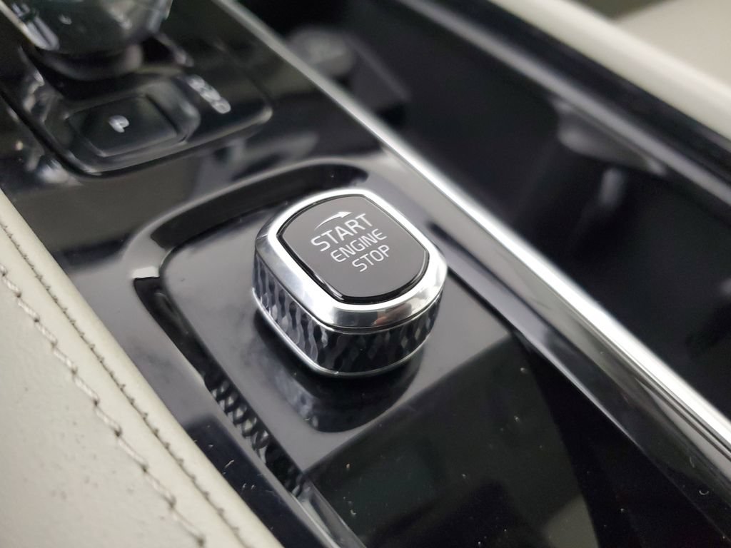 Certified 2023 Volvo XC90 B6 Ultimate AWD/4WD image 36