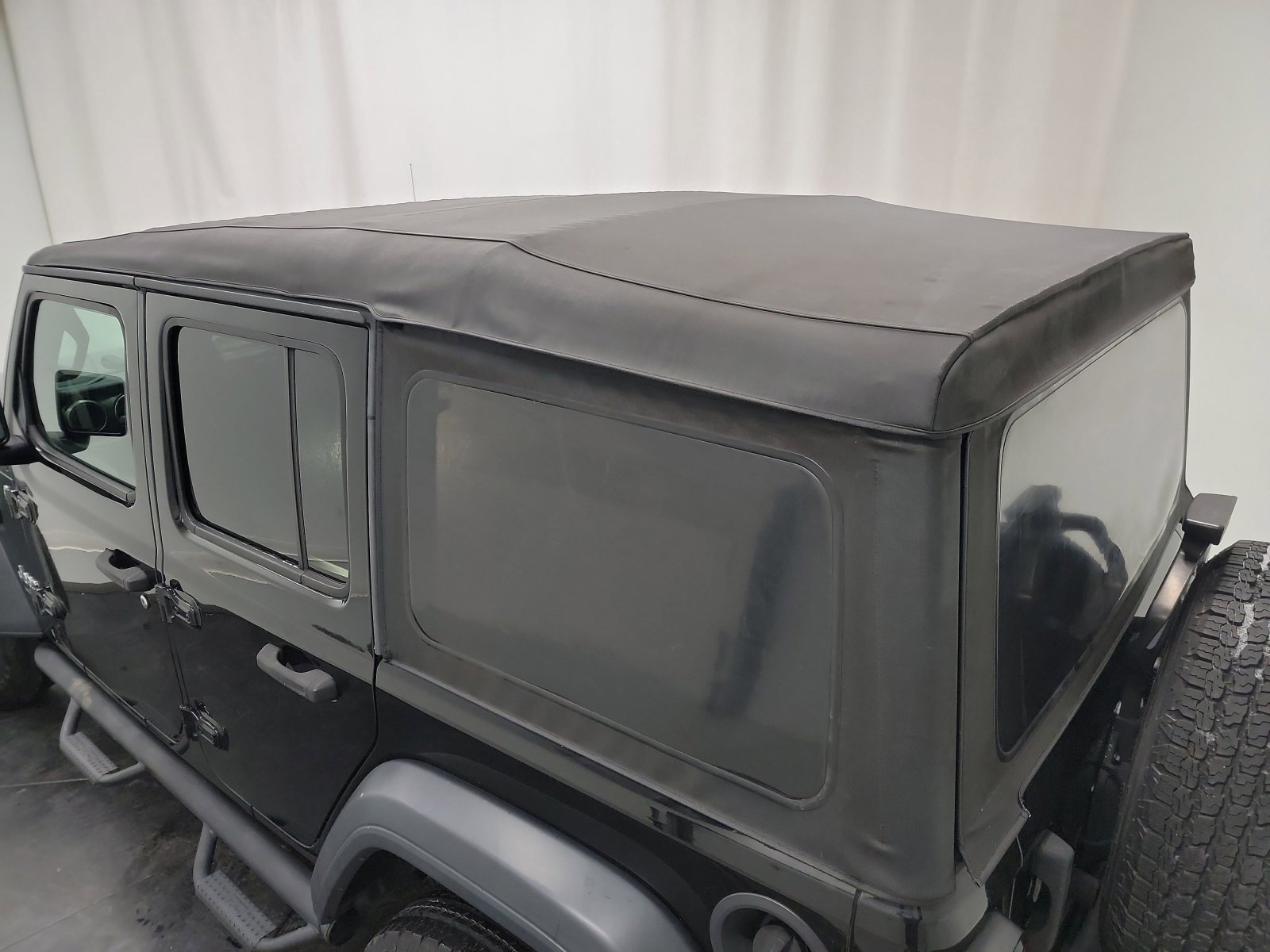 Used 2018 Jeep Wrangler Unlimited Sport image 24