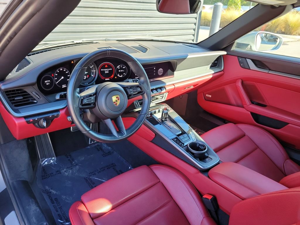 Certified 2022 Porsche 911 Carrera 4 image 5