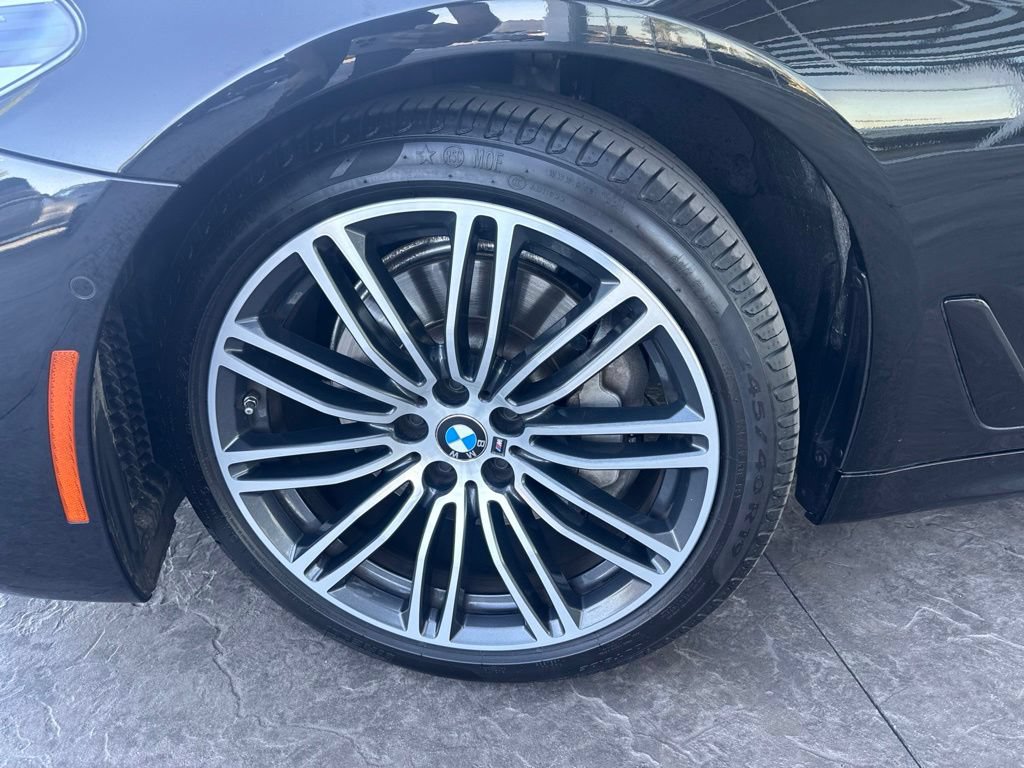 Used 2020 BMW 530i w/ M Sport Package RWD image 5