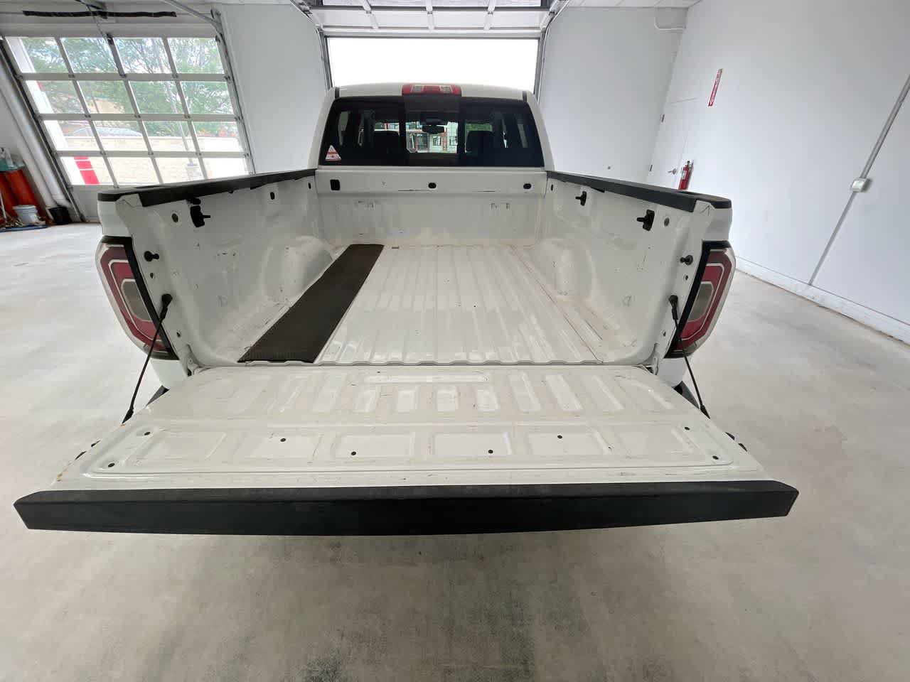 Used 2017 GMC Sierra 1500 SLT w/ SLT Premium Package AWD/4WD image 23