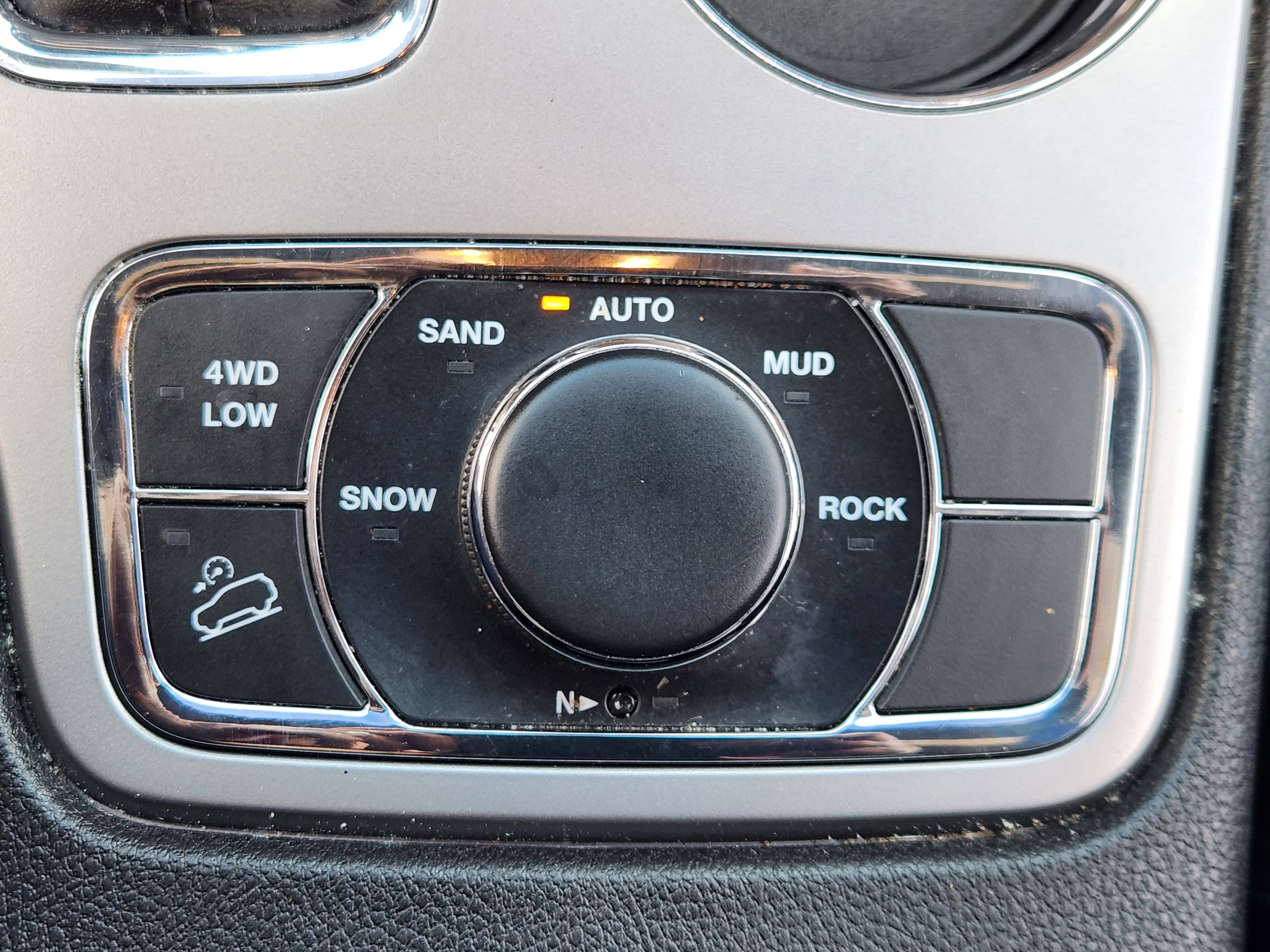 Used 2022 Jeep Grand Cherokee Laredo X image 23