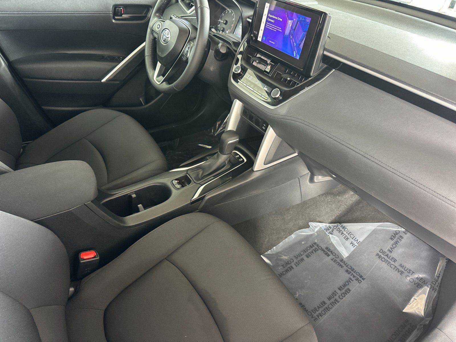 Used 2023 Toyota Corolla Cross LE AWD/4WD image 14