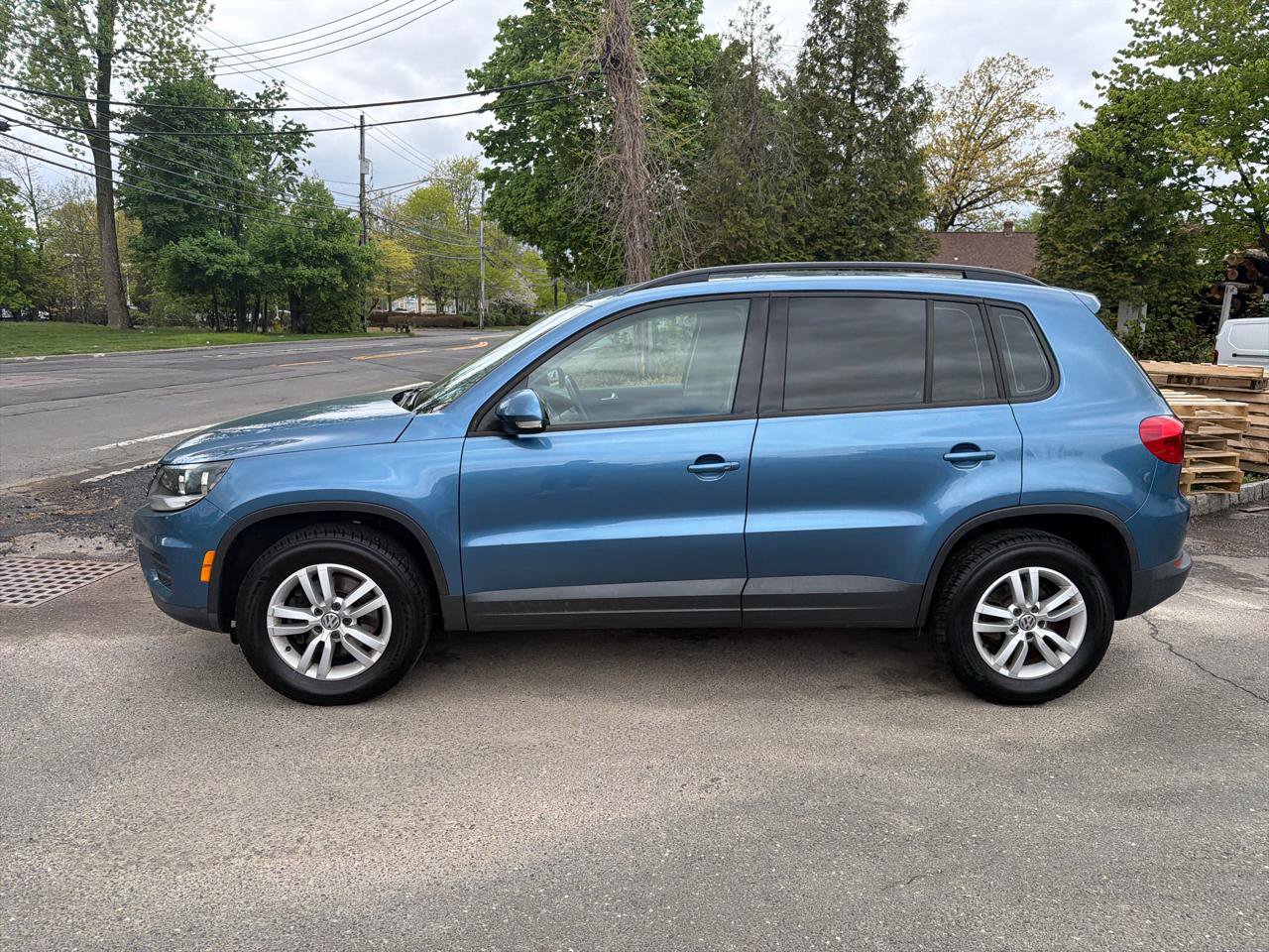 Used 2017 Volkswagen Tiguan S AWD/4WD image 16