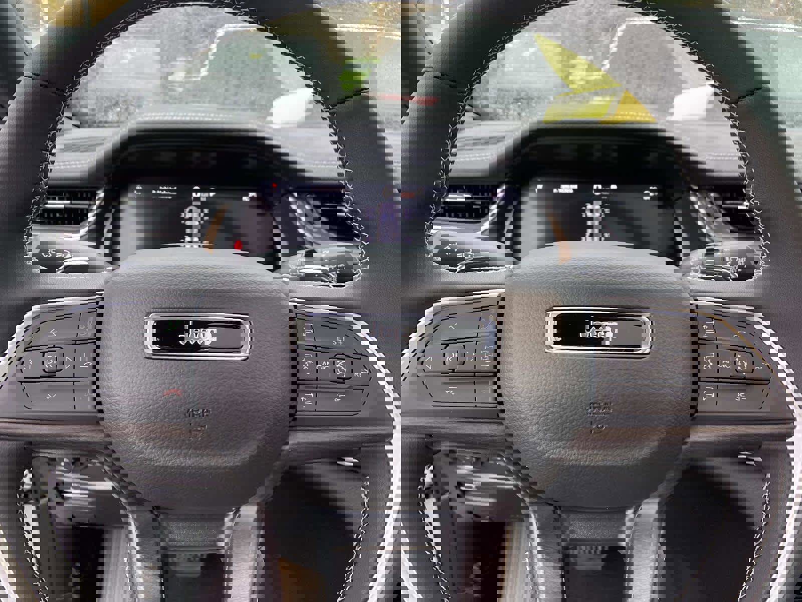 New 2025 Jeep Grand Cherokee Limited image 11