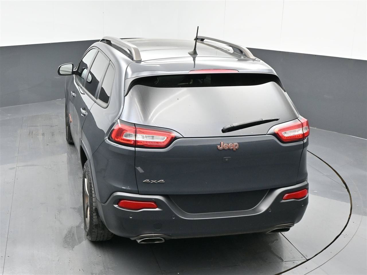 Used 2017 Jeep Cherokee 75th Anniversary AWD/4WD image 27