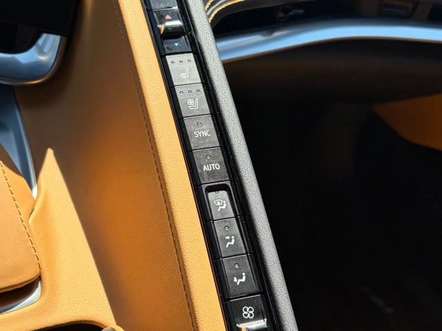 Used 2021 Chevrolet Corvette Stingray Preferred Conv w/ Z51 Performance Package RWD image 27