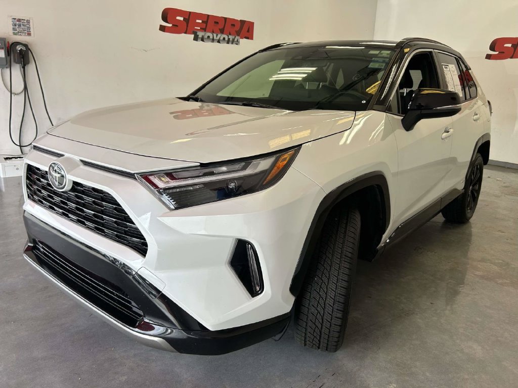 Used 2025 Toyota RAV4 XSE AWD/4WD image 7