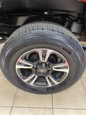 Used 2018 Toyota Tacoma TRD Sport image 29