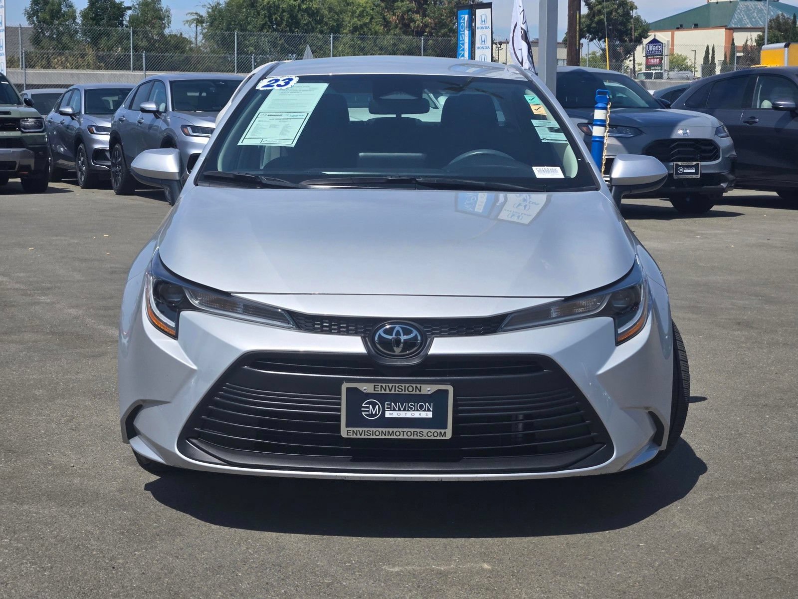 Used 2023 Toyota Corolla LE FWD image 2