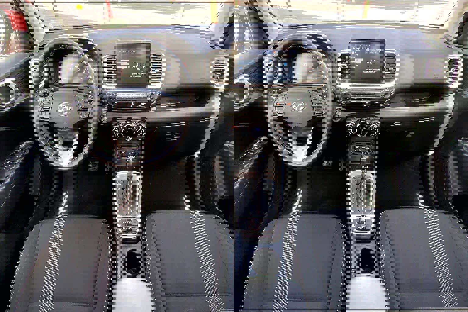 Used 2025 Hyundai Venue SEL image 15