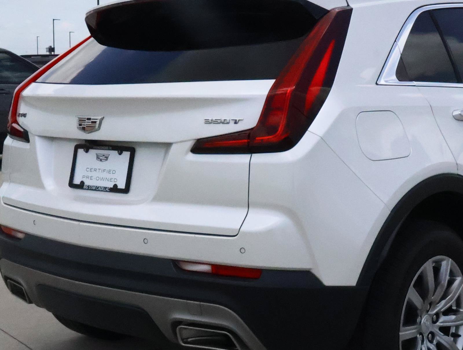 Used 2022 Cadillac XT4 Premium Luxury w/ Technology Package FWD image 11