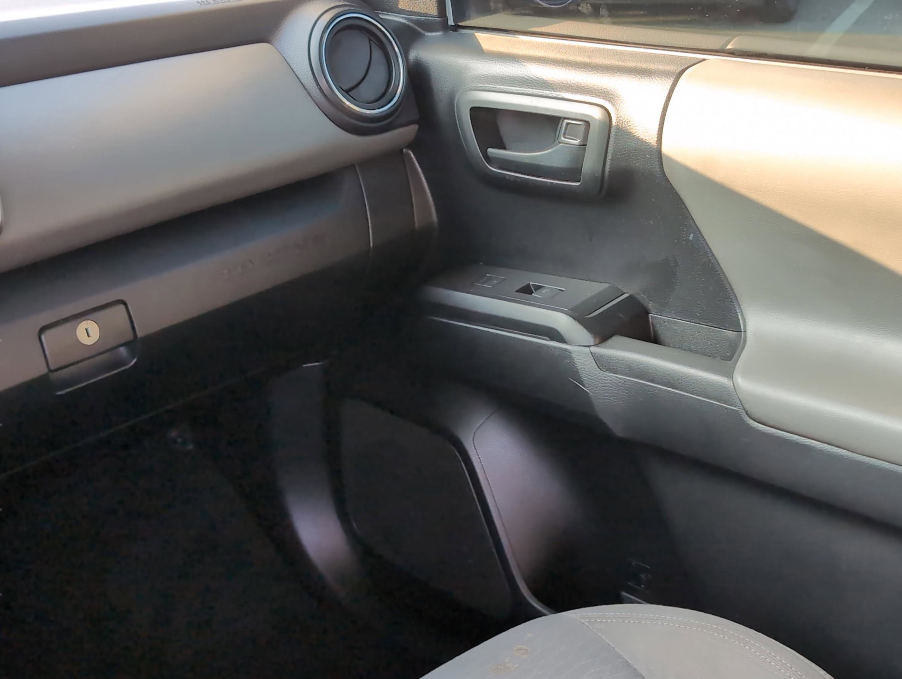 Used 2019 Toyota Tacoma SR5 image 19