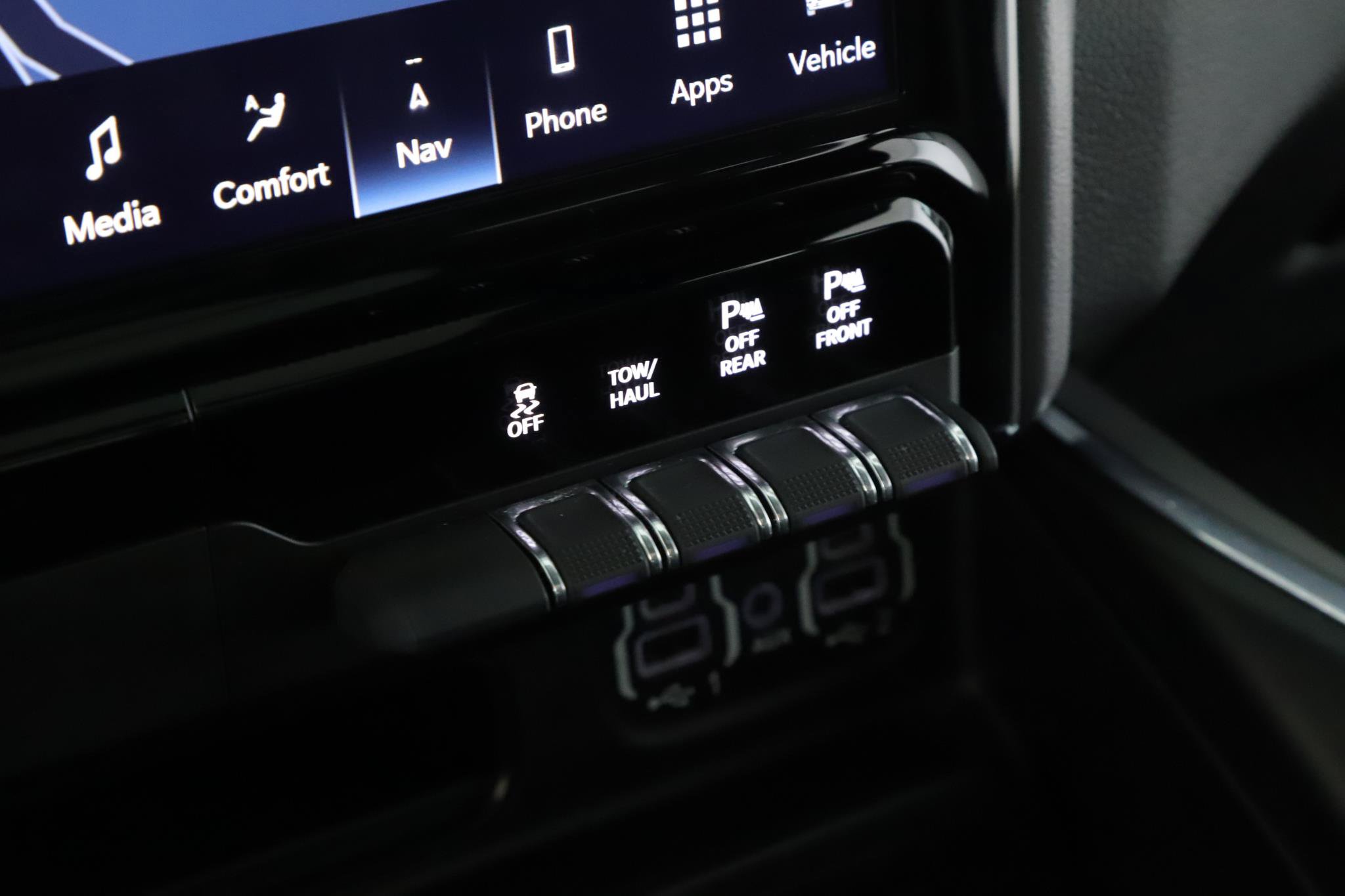 Used 2024 RAM 1500 Laramie AWD/4WD image 15