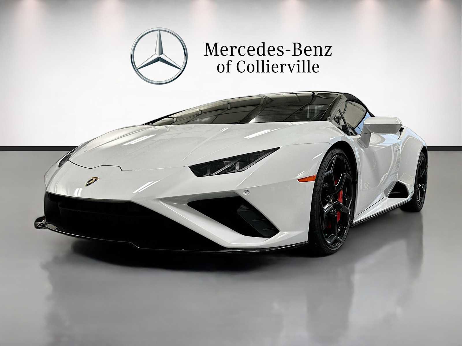 Used 2022 Lamborghini Huracan EVO RWD image 1