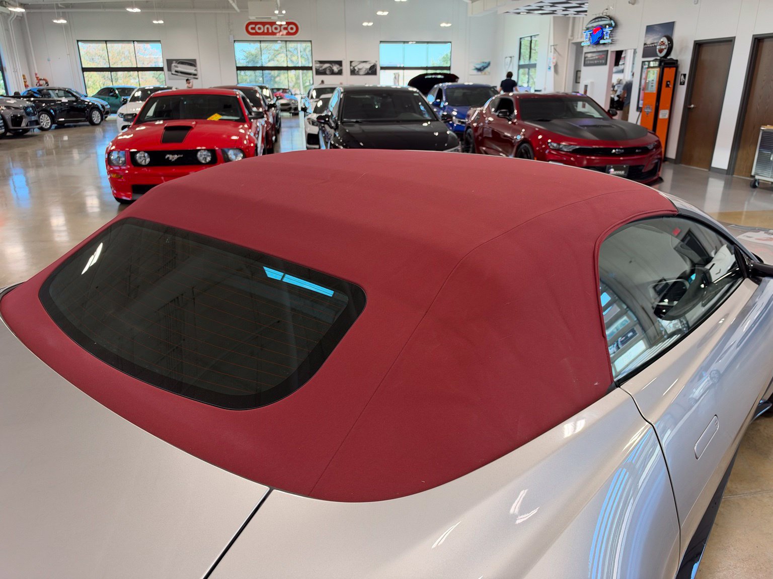 Used 2021 Aston Martin V8 Vantage Roadster RWD image 18