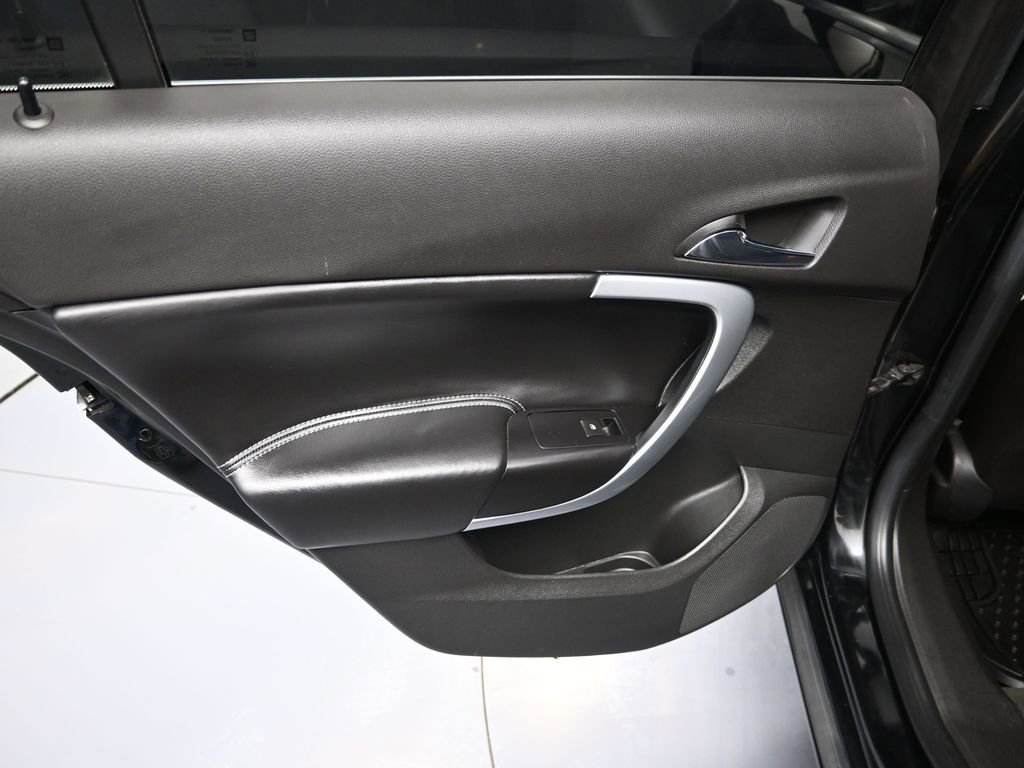 Used 2016 Buick Regal Premium w/ Driver Confidence Package #1 image 28