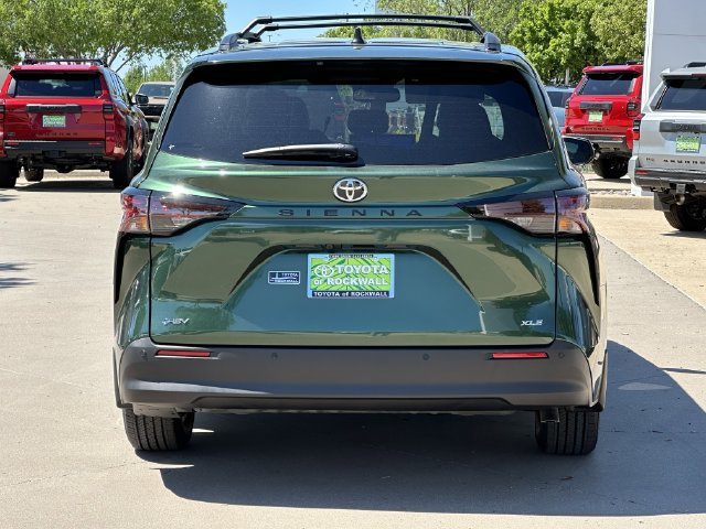 New 2026 Toyota Sienna XLE FWD image 4