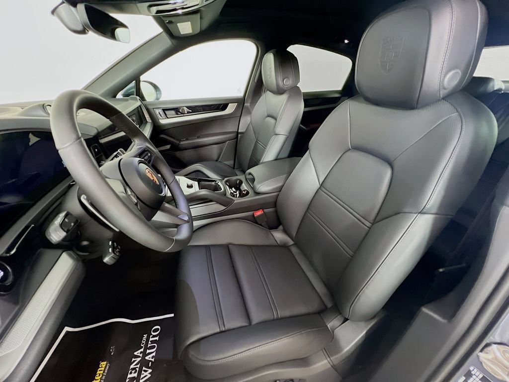 New 2026 Porsche Cayenne Coupe AWD/4WD image 5