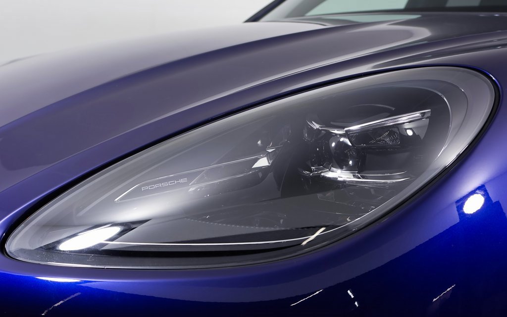 Used 2025 Porsche Macan image 12