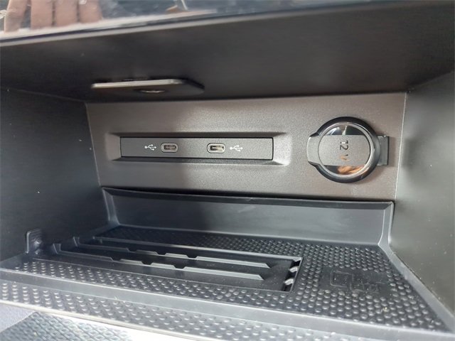 New 2025 Volkswagen Taos SE image 29