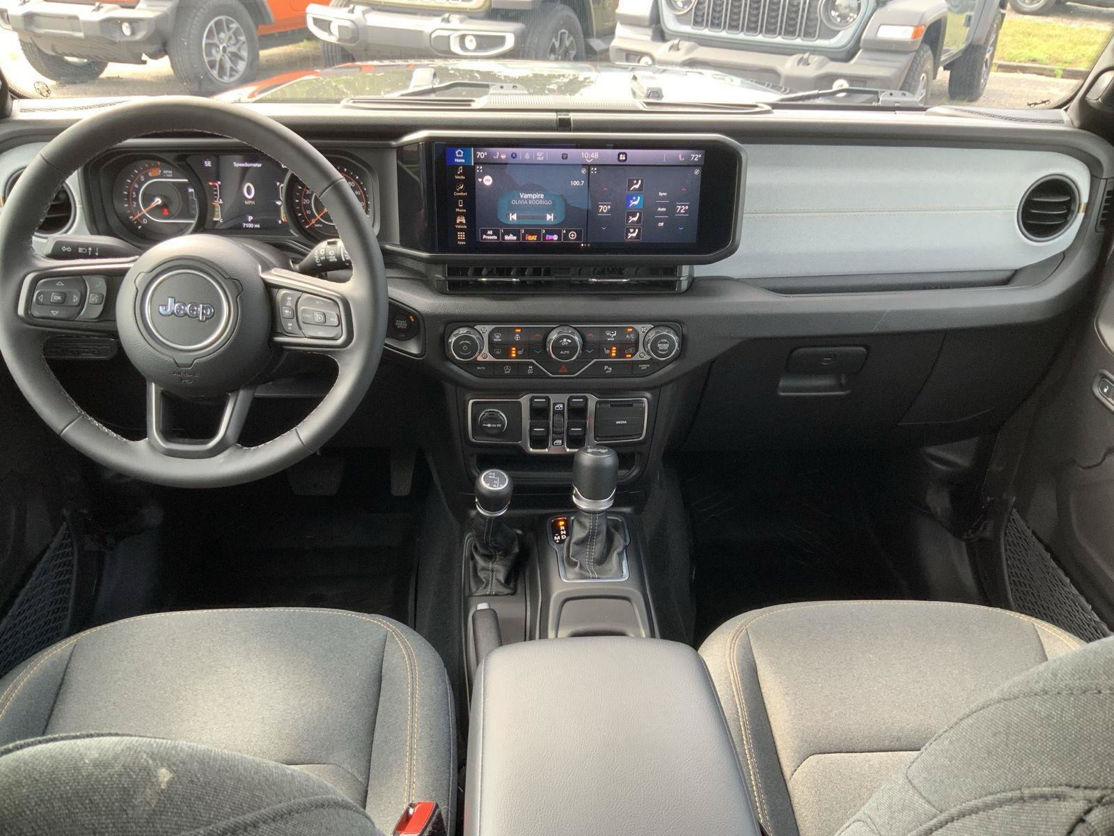 Used 2025 Jeep Wrangler Unlimited Sport AWD/4WD image 50