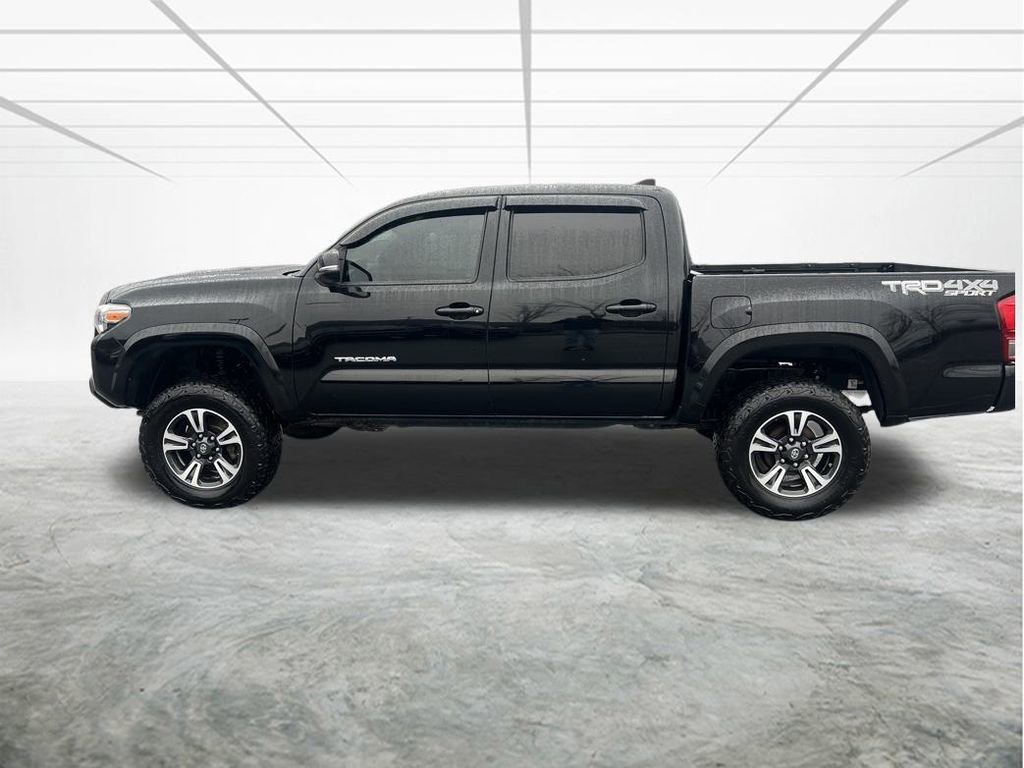 Used 2017 Toyota Tacoma TRD Sport w/ Tow Package image 8