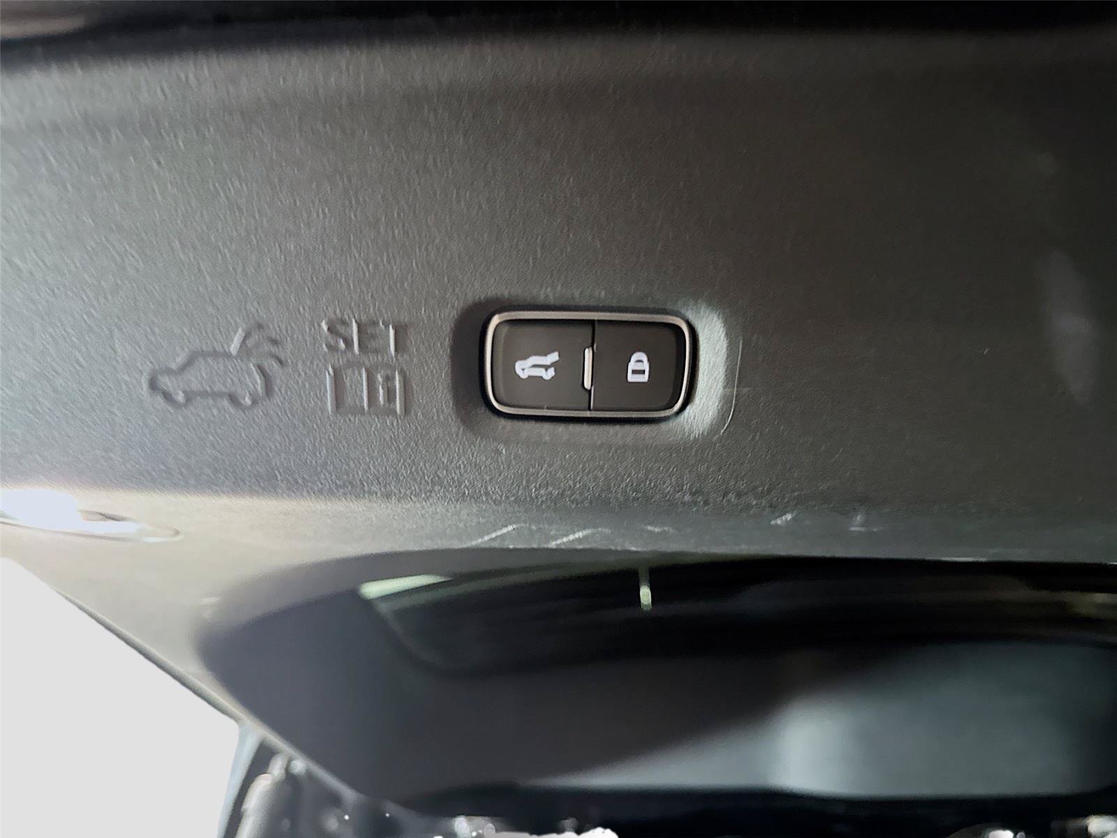 Used 2025 Lincoln Navigator Reserve AWD/4WD image 21