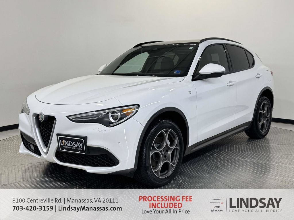 Used 2023 Alfa Romeo Stelvio Ti AWD/4WD image 4