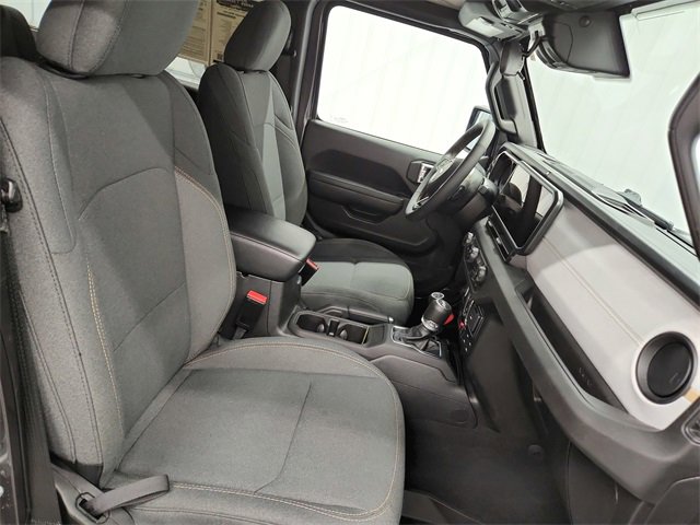 Used 2024 Jeep Wrangler Unlimited image 35