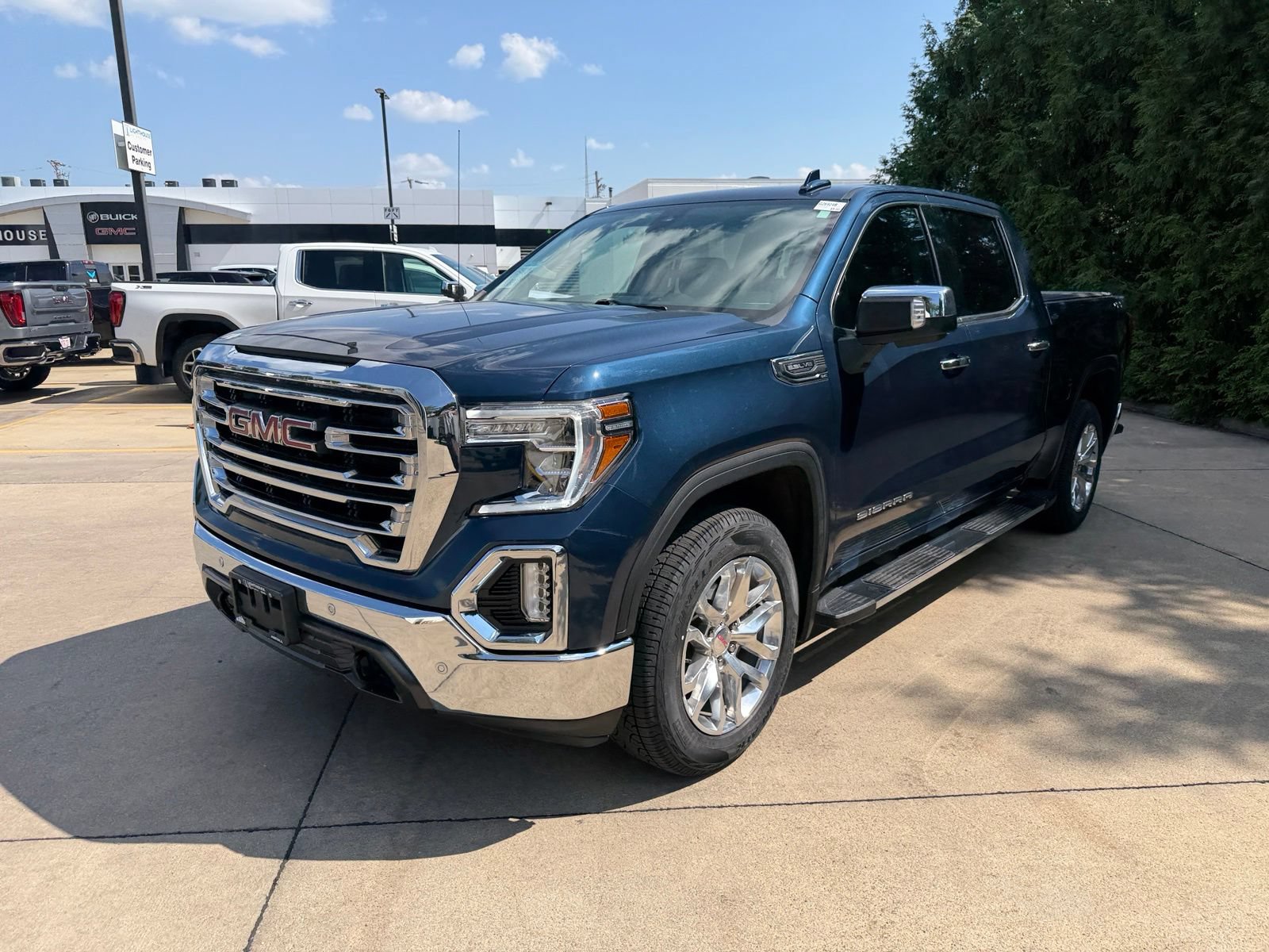 Used 2021 GMC Sierra 1500 SLT w/ SLT Premium Plus Package AWD/4WD image 7