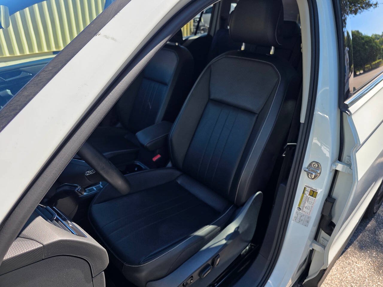 Used 2022 Volkswagen Tiguan SE FWD image 13