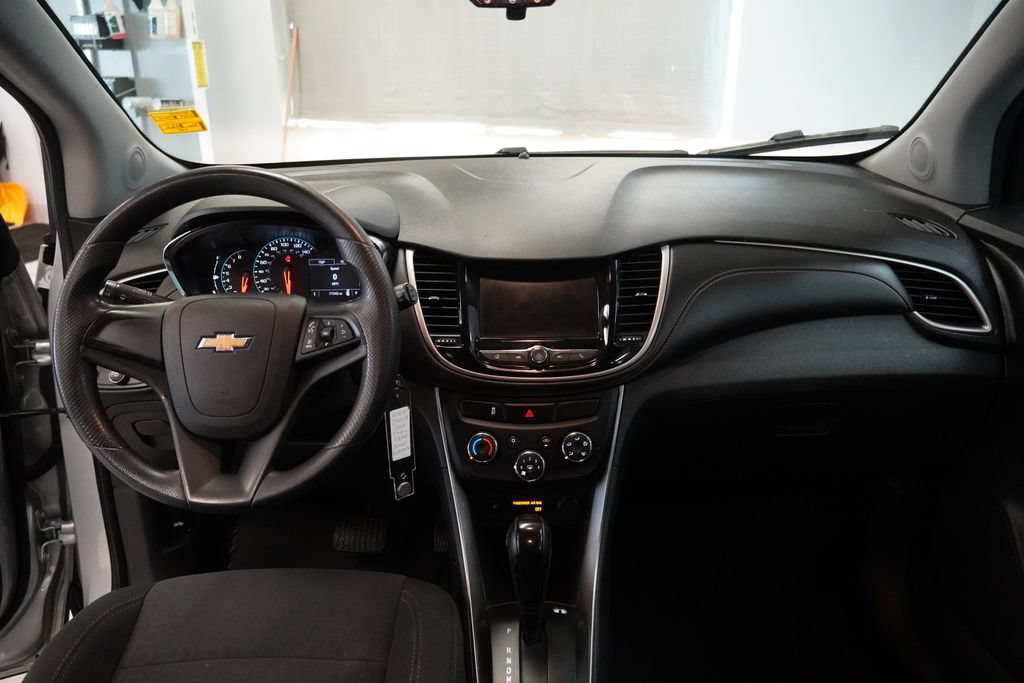 Used 2020 Chevrolet Trax LS AWD/4WD image 11