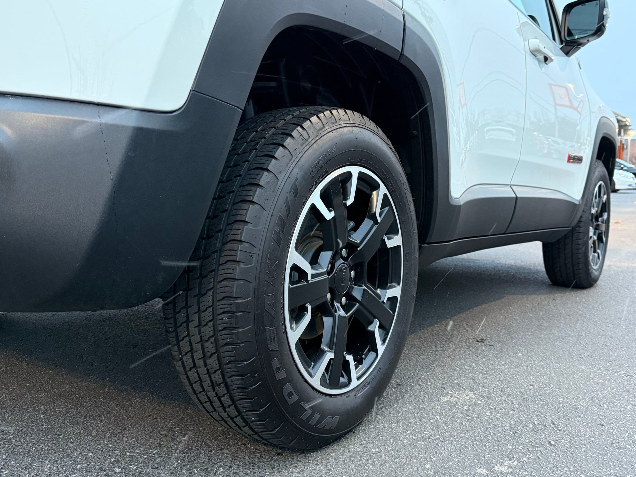 Used 2023 Jeep Renegade Trailhawk image 11