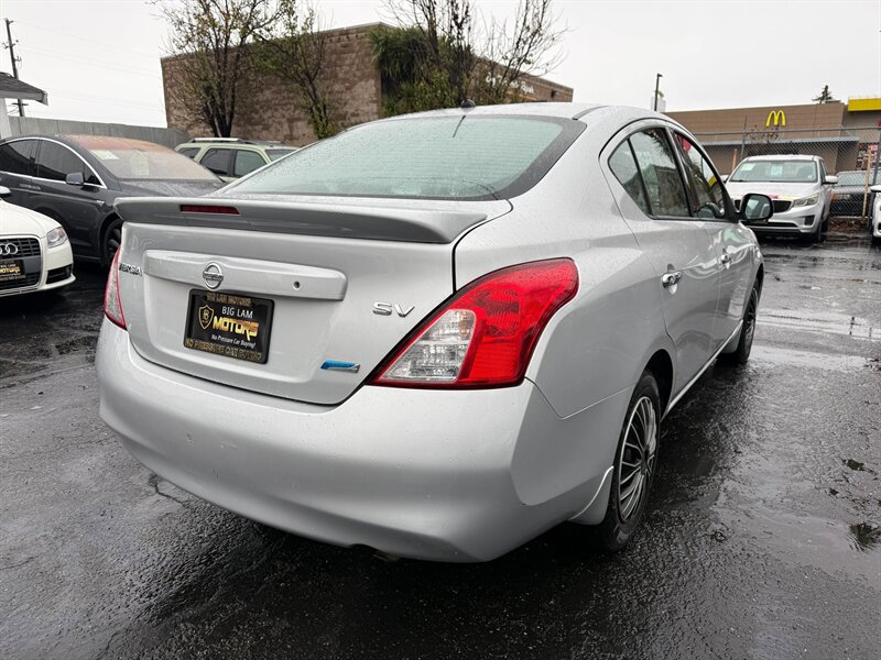 Used 2014 Nissan Versa SV image 5