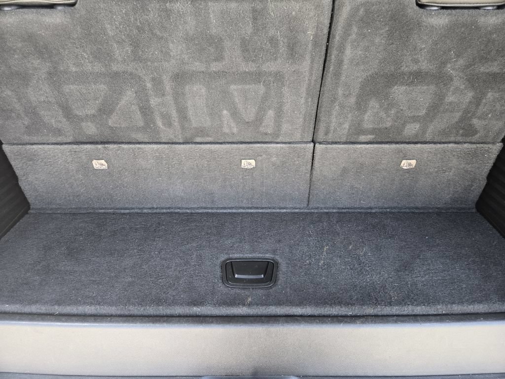 Used 2019 Chevrolet Tahoe Premier RWD image 32