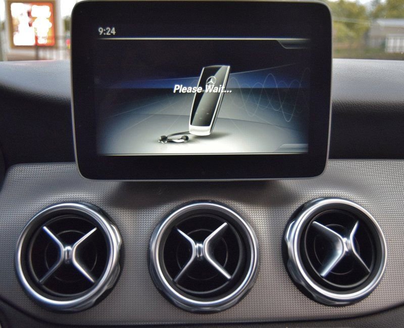 Used 2020 Mercedes-Benz GLA 250 4MATIC image 25