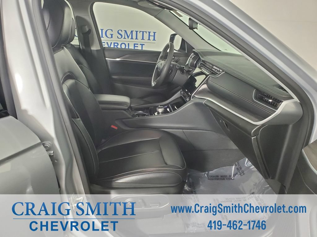 Used 2023 Jeep Grand Cherokee Limited AWD/4WD image 15