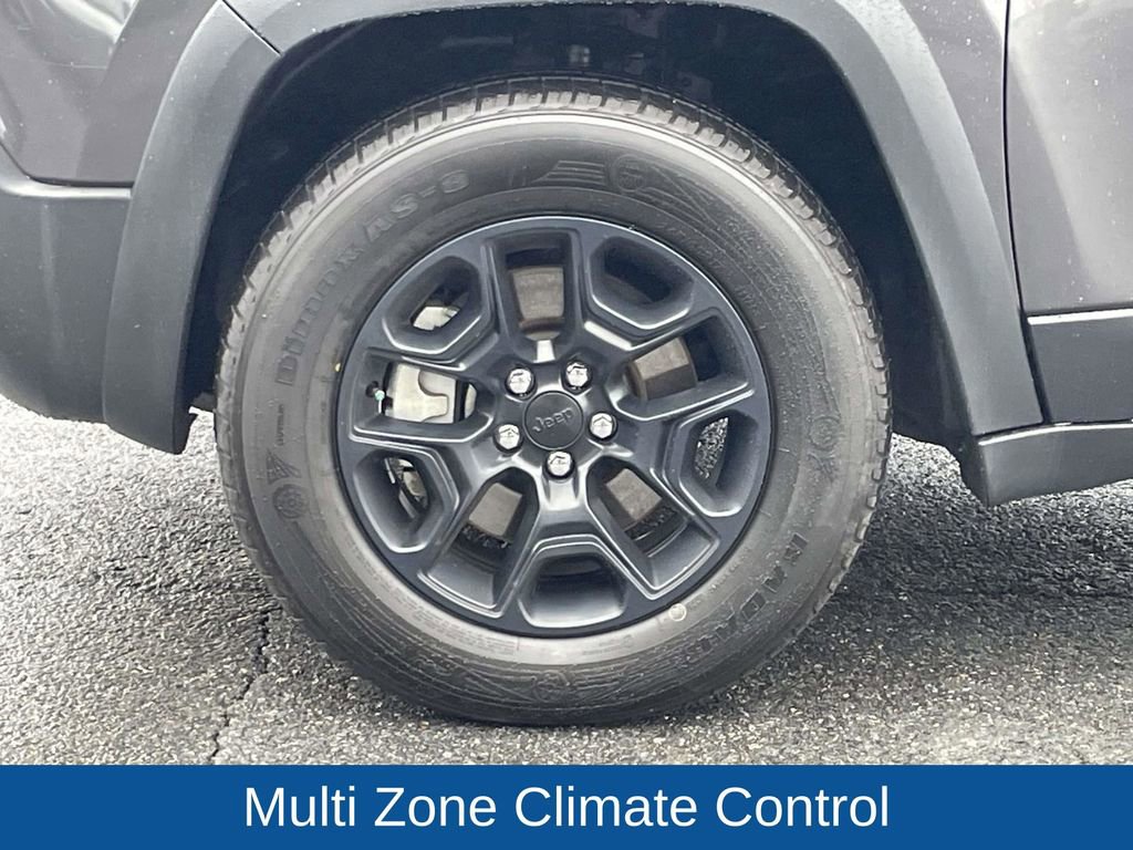 Certified 2021 Jeep Cherokee Trailhawk w/ Comfort/Convenience Group image 11