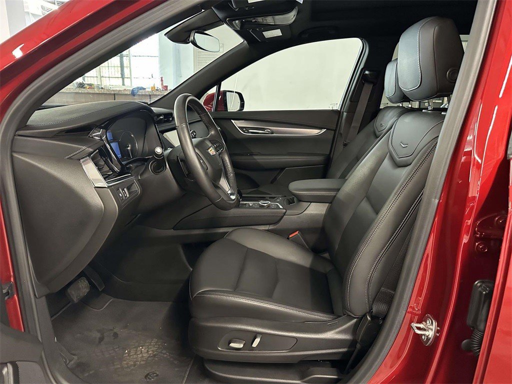 Certified 2024 Cadillac XT6 Luxury image 25