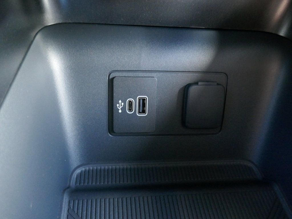 New 2026 Ford Explorer ST-Line w/ ST-Line Street Pack image 25