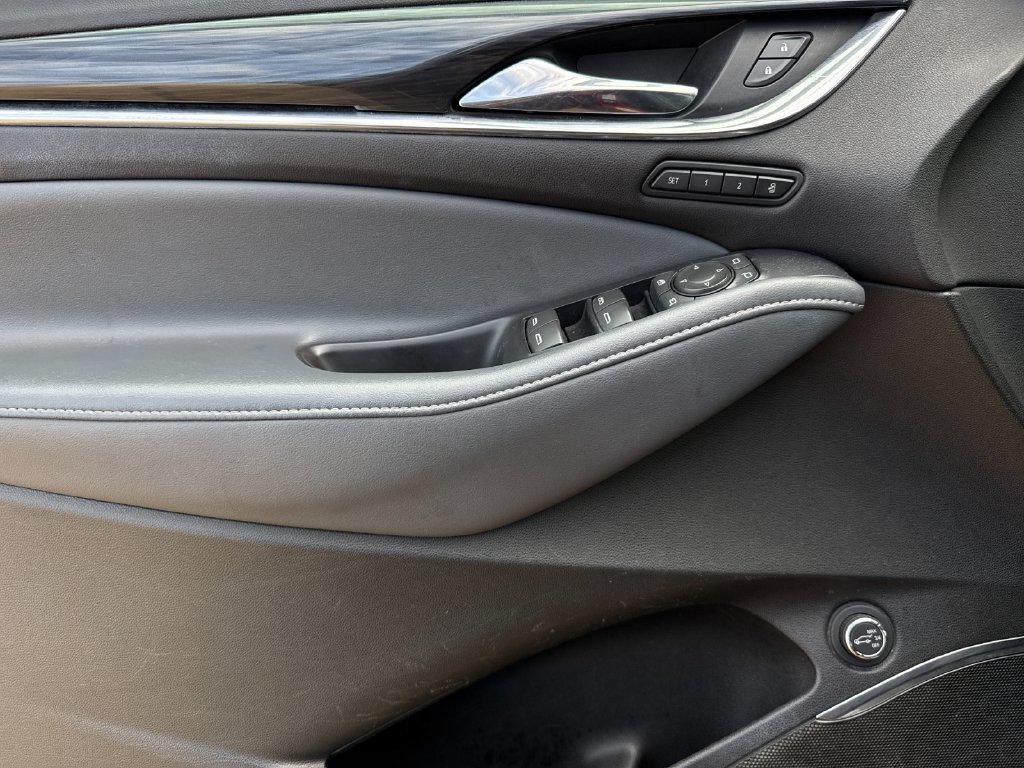 Used 2022 Buick Enclave Premium FWD image 11