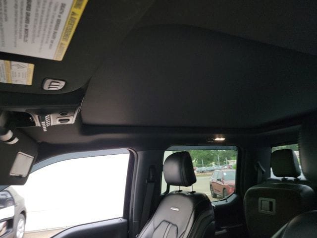 Used 2017 Ford F250 Platinum w/ Platinum Ultimate Package AWD/4WD image 11