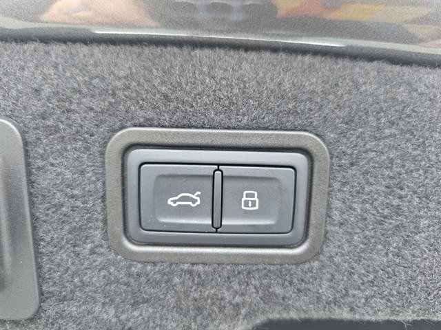 New 2025 Audi S8 image 19