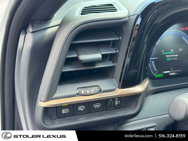 Used 2025 Toyota Crown Signia AWD/4WD image 22