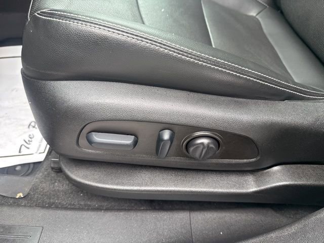 Certified 2022 GMC Terrain SLT w/ Infotainment Package II image 16