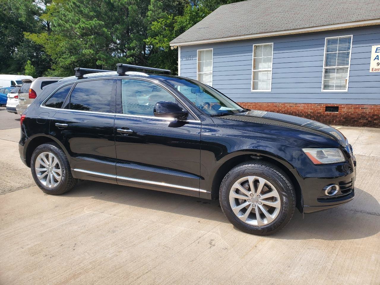 Used 2017 Audi Q5 2.0T Premium w/ Audi MMI Navigation Plus AWD/4WD image 3