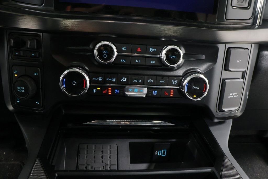 Used 2026 Ford F250 Lariat w/ Black Appearance Package image 9