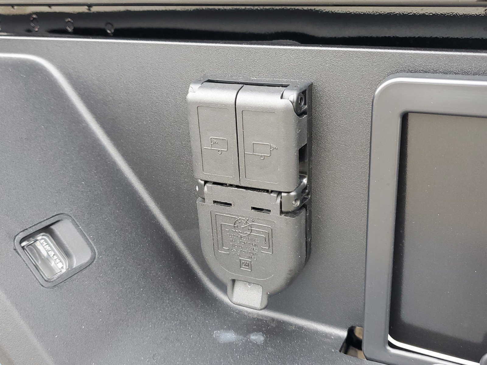 New 2025 GMC Sierra 2500 SLT w/ SLT Convenience Package image 9