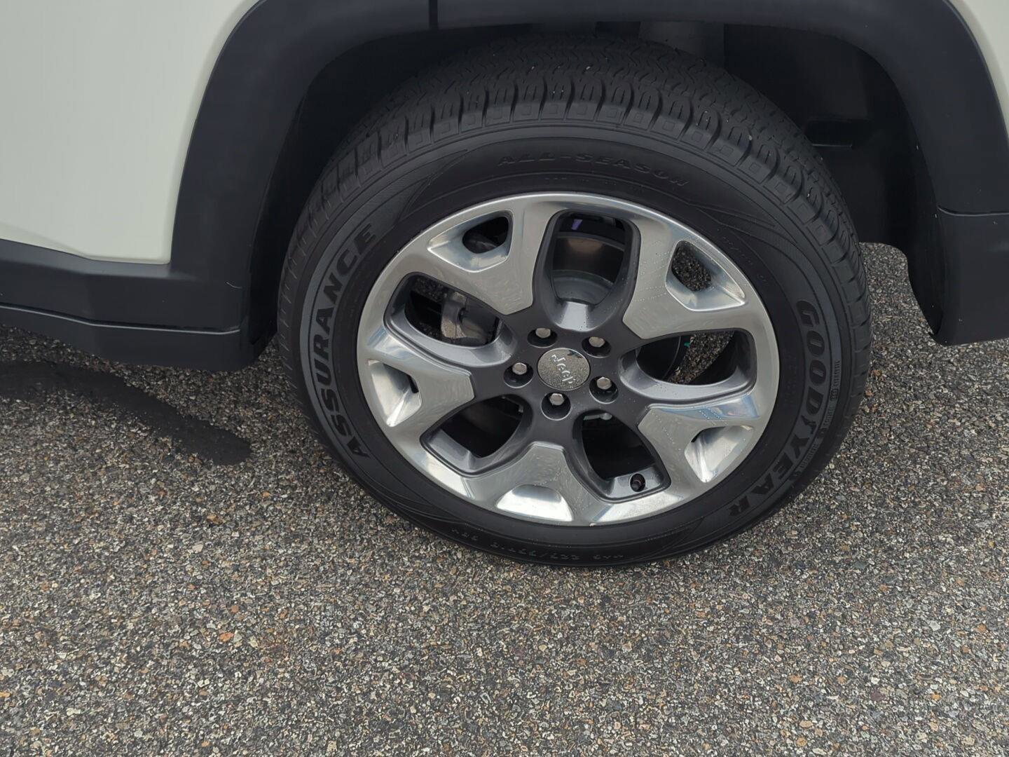 Used 2021 Jeep Compass Limited image 9